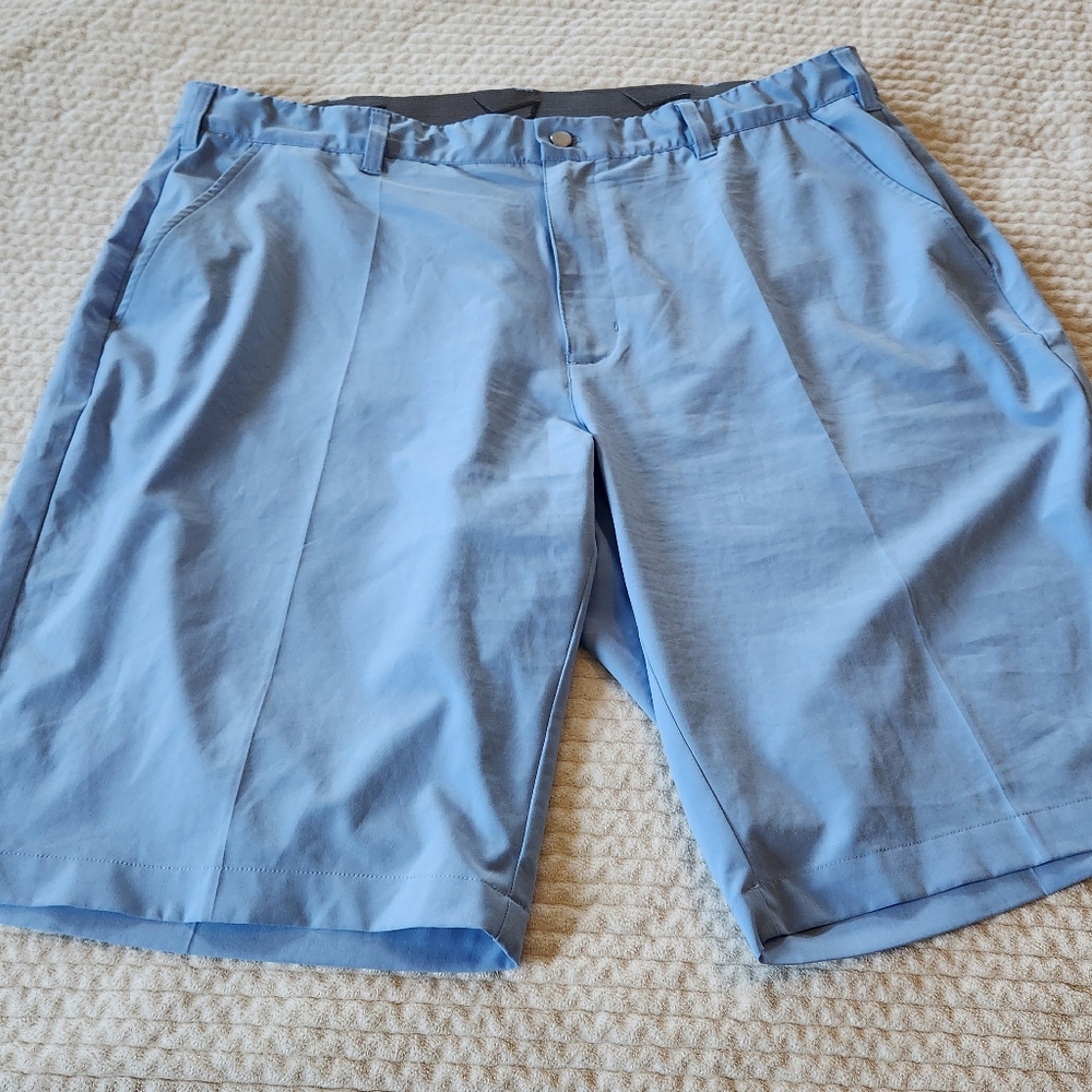 TGW Golf Shorts Size 40